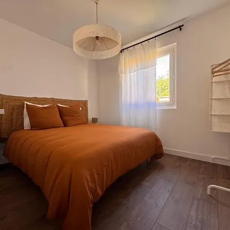 Petite Maison A La Campagne